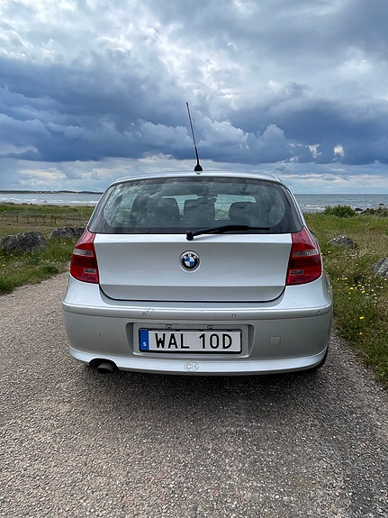 BMW 118d 4 of 5