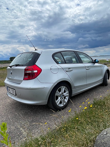 BMW 118d 3 of 5