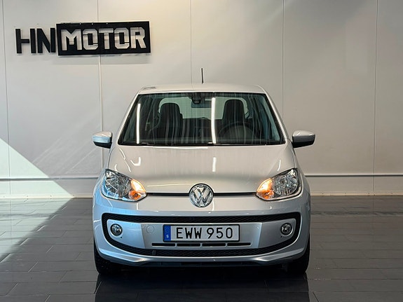 Volkswagen UP! 3 of 5