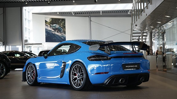 Porsche 718 Cayman GT4 RS 2 of 5