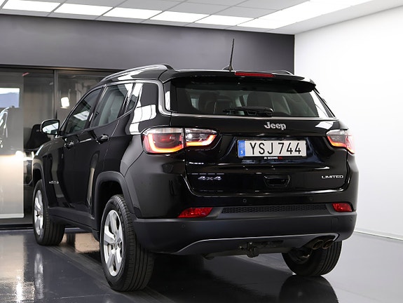 Jeep Compass 11 of 28