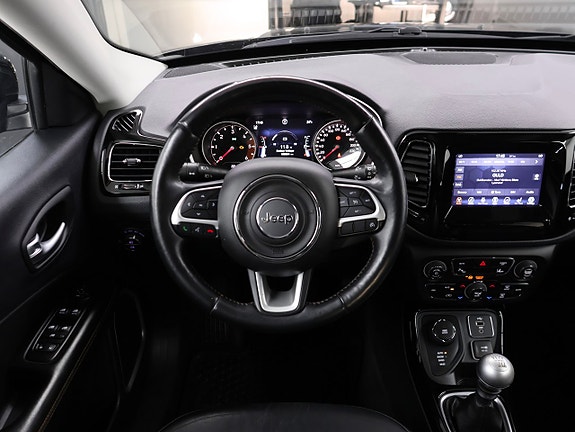 Jeep Compass 18 of 28