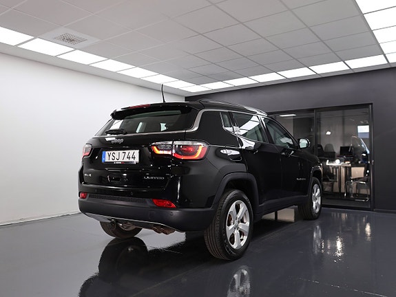 Jeep Compass 7 of 28