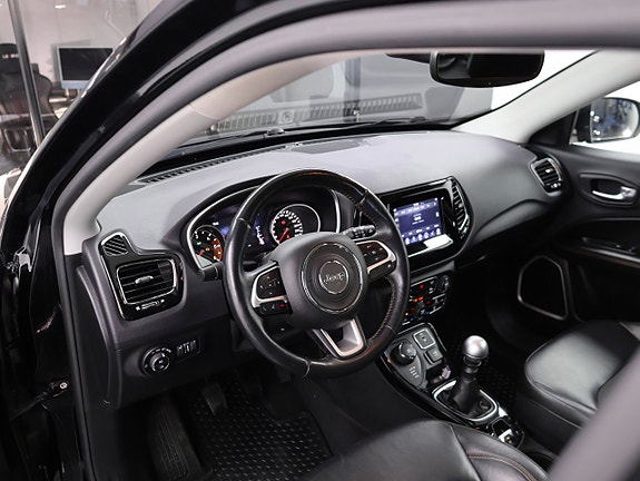 Jeep Compass 12 of 28