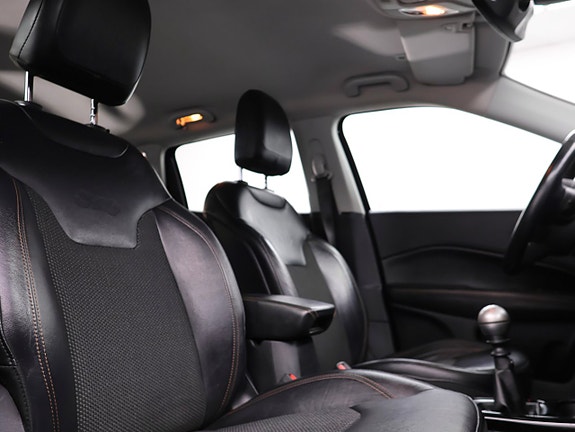 Jeep Compass 21 of 28