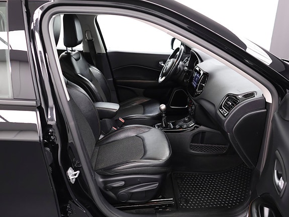 Jeep Compass 22 of 28