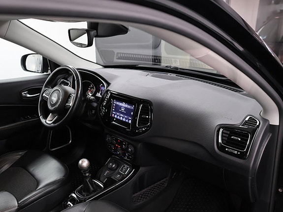 Jeep Compass 23 of 28