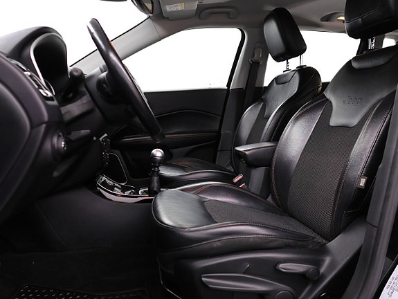 Jeep Compass 13 of 28