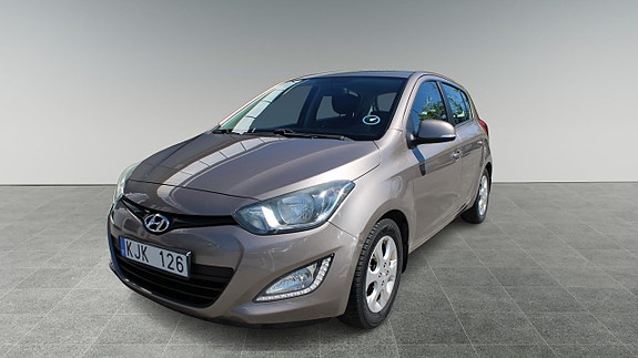 Hyundai i20 2 of 5