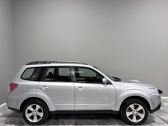 Subaru Forester 8 of 23