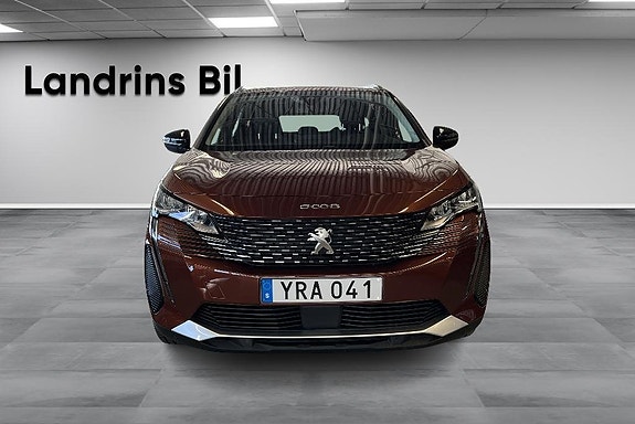 Peugeot 5008 2 of 5