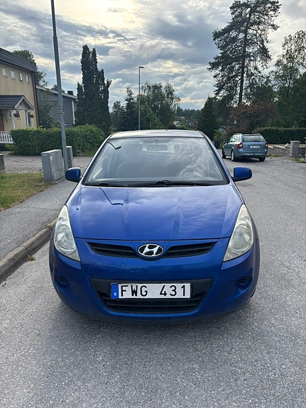 Hyundai i20 2 of 5
