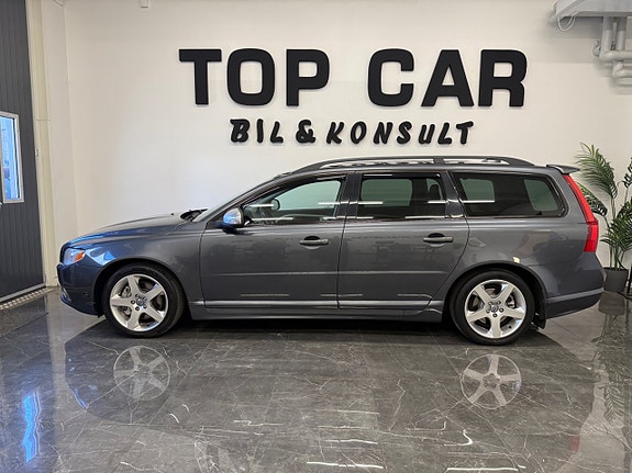 Volvo V70 3 of 5