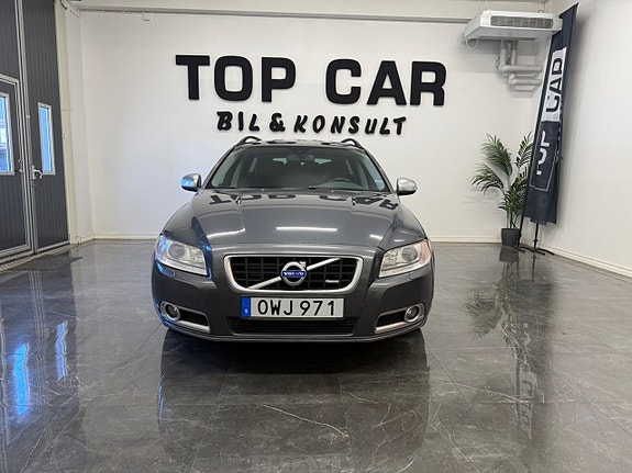 Volvo V70 2 of 5