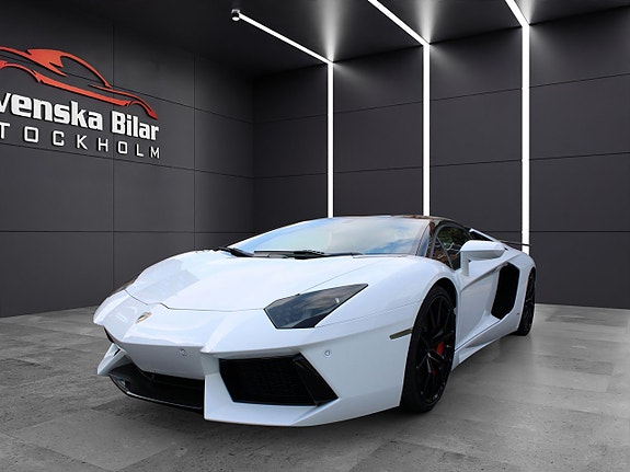 Lamborghini Aventador 6 of 29