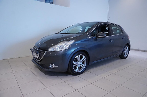 Peugeot 208 2 of 5