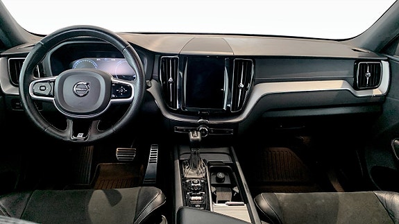 Volvo XC60 10 of 14