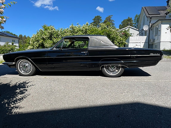 Ford Thunderbird 5 of 5