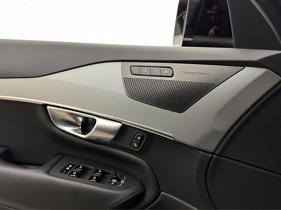 Volvo XC90 12 of 30