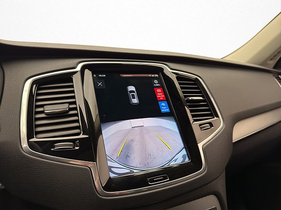 Volvo XC90 16 of 30
