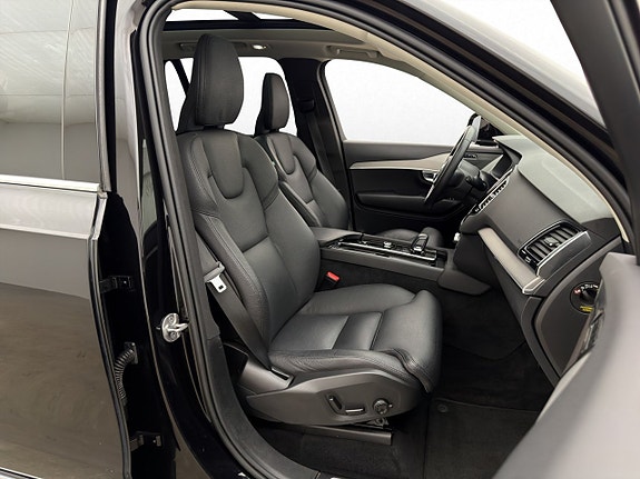 Volvo XC90 24 of 30