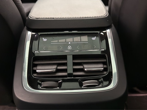 Volvo XC90 27 of 30