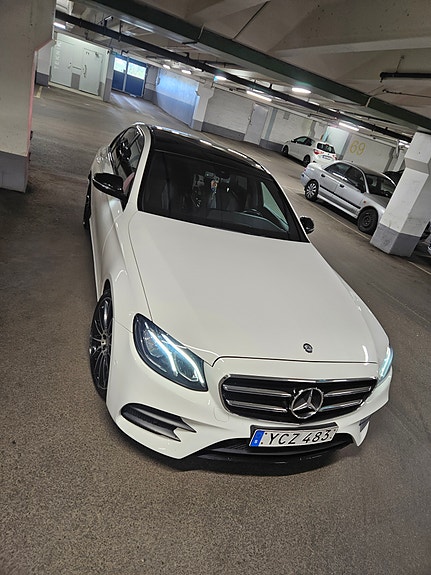 Mercedes-Benz E220 d 4 of 5