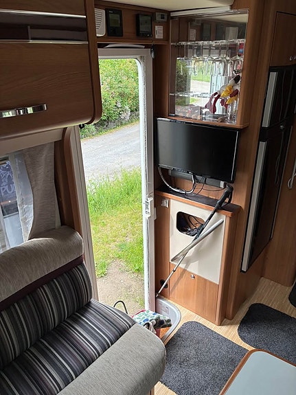 LMC Cruiser T721 QB 7 of 10