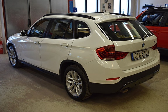 BMW X1 4 of 5