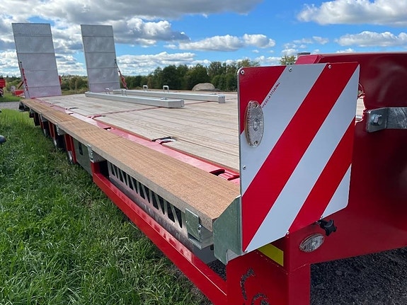 Chieftain XCEL 3-axl maskintransportkärra 28,5 ton lastvikt 5 of 13