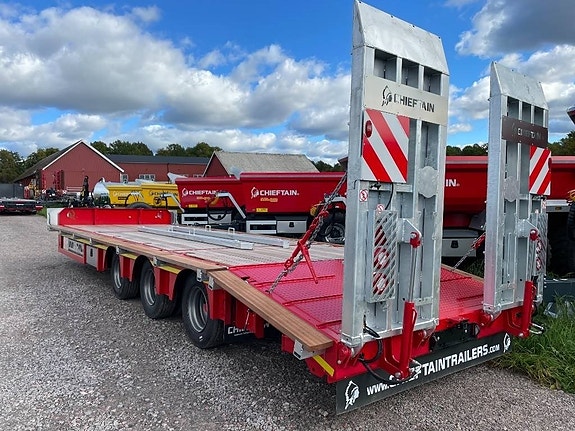 Chieftain XCEL 3-axl maskintransportkärra 28,5 ton lastvikt 3 of 13