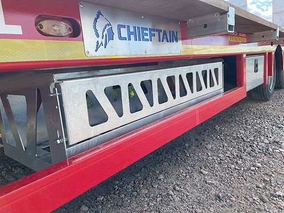 Chieftain XCEL 3-axl maskintransportkärra 28,5 ton lastvikt 13 of 13