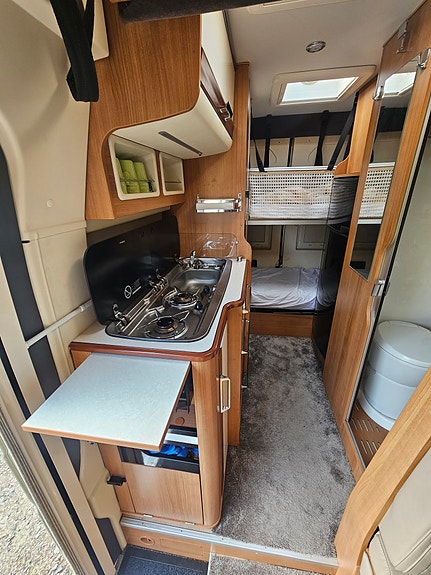 Dreamer Family van Select 4 of 8