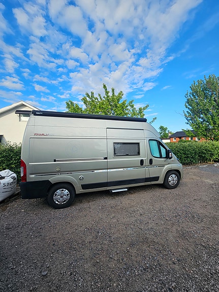 Dreamer Family van Select 8 of 8