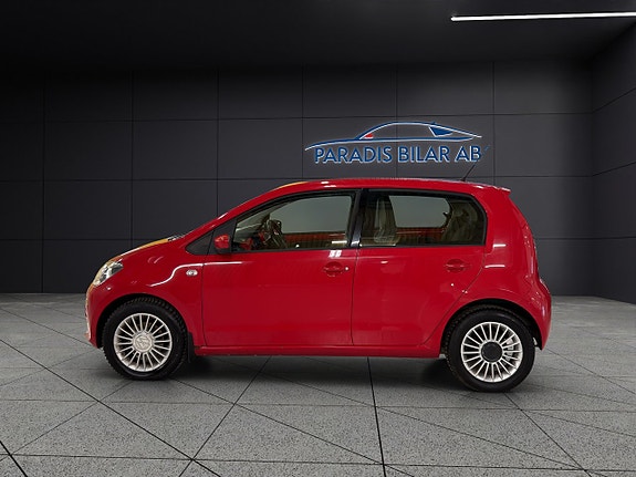 Volkswagen UP! 2 of 5