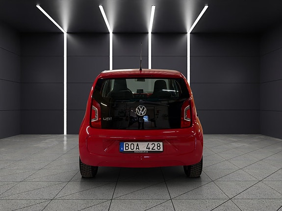 Volkswagen UP! 4 of 5