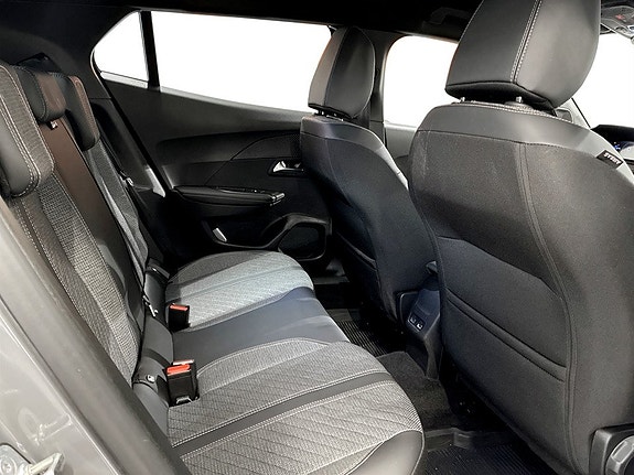 Peugeot 2008 12 of 15