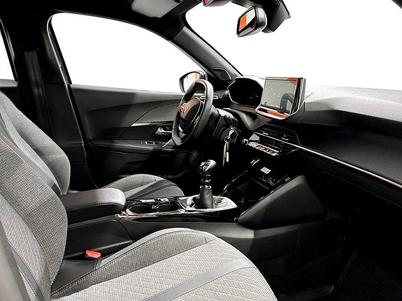Peugeot 2008 11 of 15