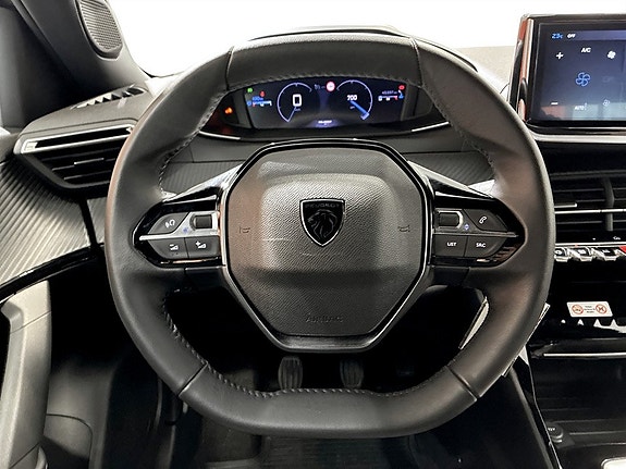 Peugeot 2008 7 of 15