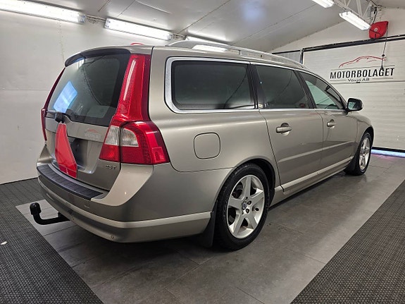 Volvo V70 2.5T Man*2008 Fas2 Skinn* Atraktor 3 of 5