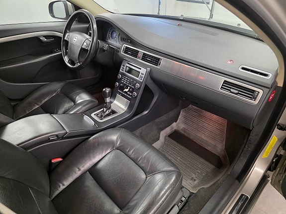 Volvo V70 2.5T Man*2008 Fas2 Skinn* Atraktor 6 of 8