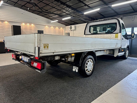 Ford Transit 3 of 5