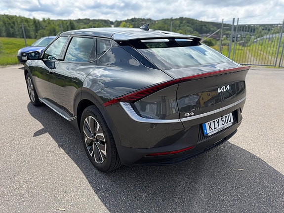 Kia EV6 4 of 5
