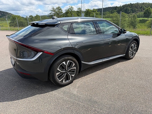 Kia EV6 2 of 5
