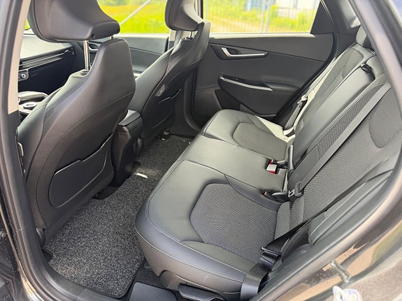 Kia EV6 8 of 10