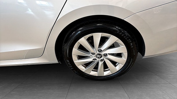 Skoda Octavia 6 of 12