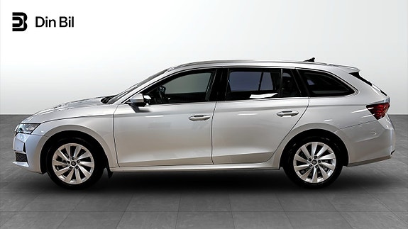 Skoda Octavia 2 of 5