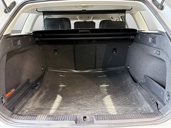 Volkswagen Passat 18 of 18