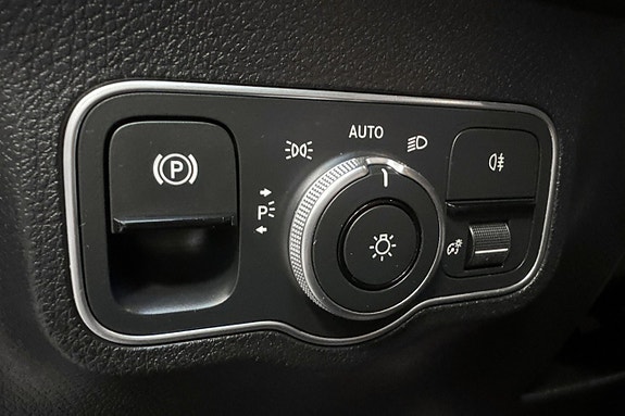 Mercedes-Benz GLB200 d 10 of 17