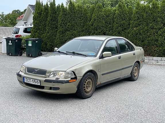 Volvo S40 2 of 18
